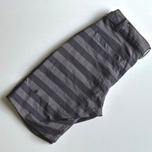 Men's Lulu Lemon Board Shorts, Size 30/Black/Grey